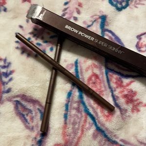 It Cosmetics ....super skinny brow power